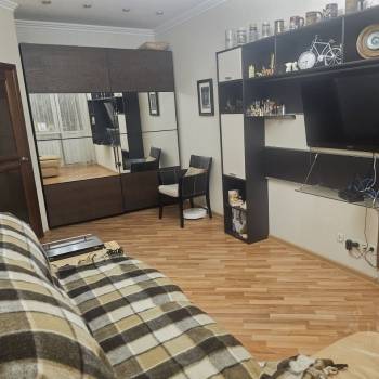 Продается 1-комнатная квартира, 63,3 м²