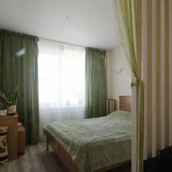 Продается 1-комнатная квартира, 42 м²