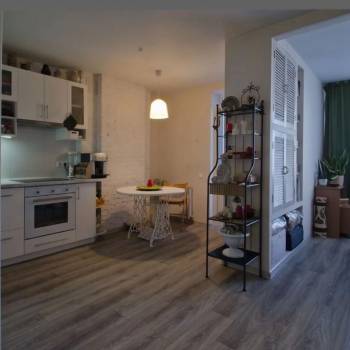 Продается 1-комнатная квартира, 42 м²