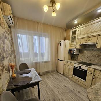 Сдается 1-комнатная квартира, 37 м²