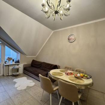 Продается 1-комнатная квартира, 49,7 м²