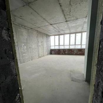 Продается 1-комнатная квартира, 250 м²