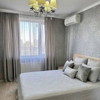 Сдается 2-х комнатная квартира, 75 м²