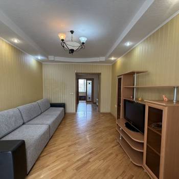 Сдается 2-х комнатная квартира, 65 м²