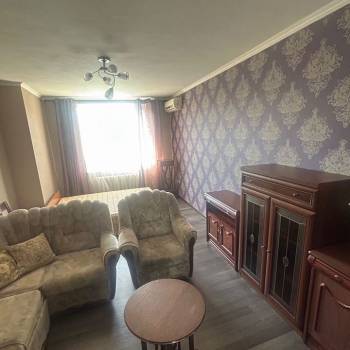 Продается 1-комнатная квартира, 52 м²