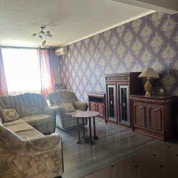 Продается 1-комнатная квартира, 52 м²