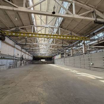 Сдается Нежилое помещение, 1800 м²