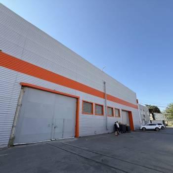 Сдается Нежилое помещение, 1800 м²
