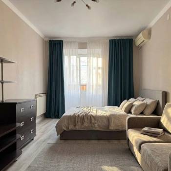 Продается 1-комнатная квартира, 44 м²