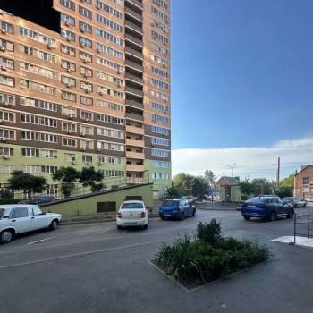 Продается 1-комнатная квартира, 42 м²