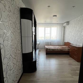 Продается 1-комнатная квартира, 42 м²
