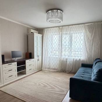 Сдается Многокомнатная квартира, 90 м²