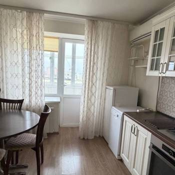 Сдается Многокомнатная квартира, 90 м²