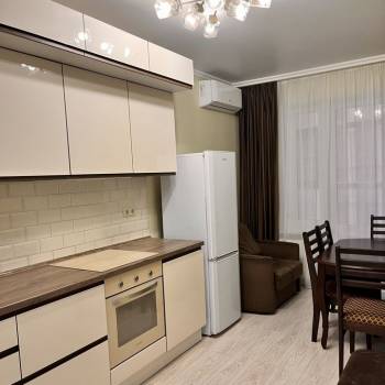 Сдается 1-комнатная квартира, 40 м²