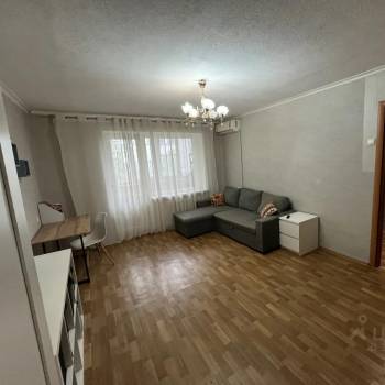 Сдается 1-комнатная квартира, 38 м²