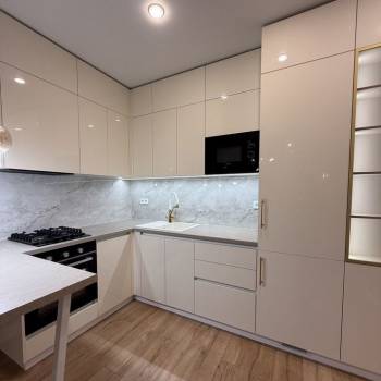 Продается 1-комнатная квартира, 38 м²