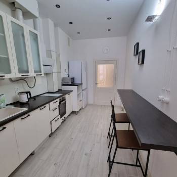 Сдается 1-комнатная квартира, 57 м²