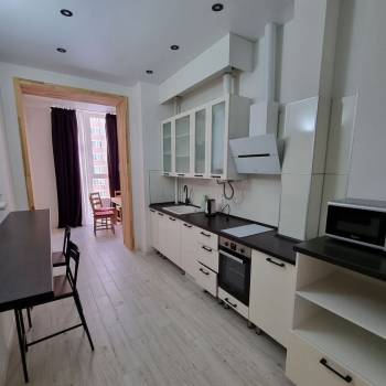 Сдается 1-комнатная квартира, 57 м²