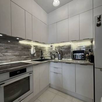 Продается 1-комнатная квартира, 42 м²