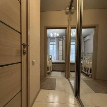 Продается 1-комнатная квартира, 42 м²