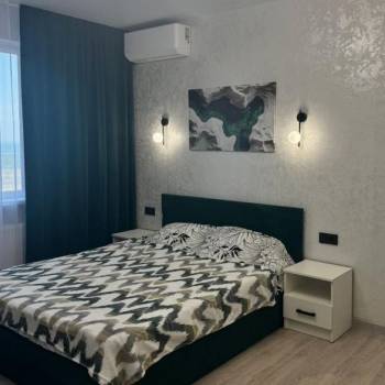 Продается 1-комнатная квартира, 42 м²