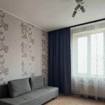 Продается 1-комнатная квартира, 37 м²