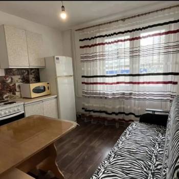 Продается 1-комнатная квартира, 40 м²