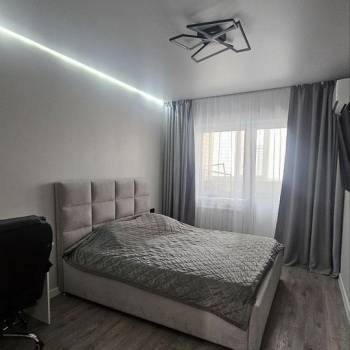 Продается 1-комнатная квартира, 43 м²
