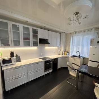 Сдается Многокомнатная квартира, 80 м²