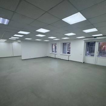 Продается Нежилое помещение, 335 м²