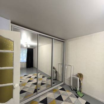 Продается 1-комнатная квартира, 32 м²