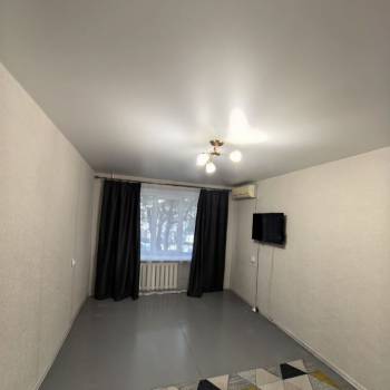 Продается 1-комнатная квартира, 32 м²