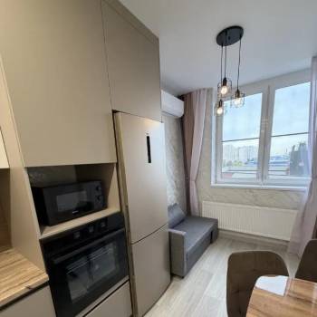 Сдается 1-комнатная квартира, 42 м²