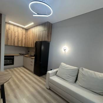 Продается 1-комнатная квартира, 37 м²