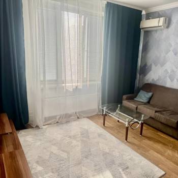 Продается 1-комнатная квартира, 36 м²