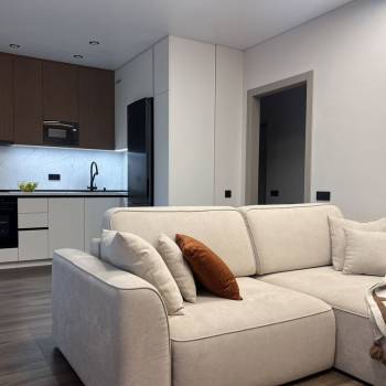 Сдается 1-комнатная квартира, 56 м²