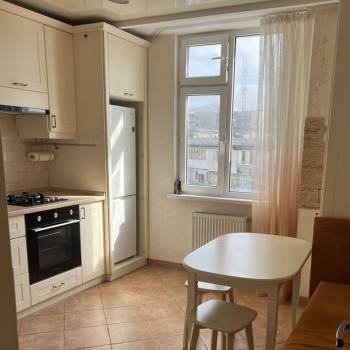 Сдается 1-комнатная квартира, 39 м²