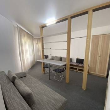 Сдается 1-комнатная квартира, 57 м²