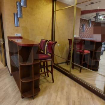 Сдается 1-комнатная квартира, 60 м²