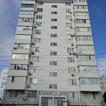 Продается 1-комнатная квартира, 42 м²