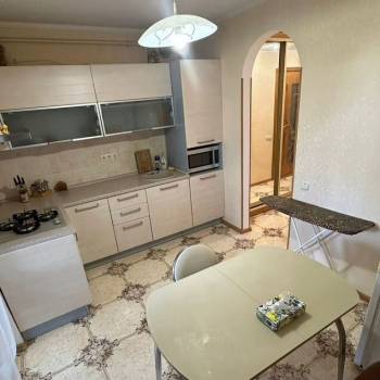 Сдается 1-комнатная квартира, 38 м²