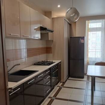 Продается 1-комнатная квартира, 48 м²