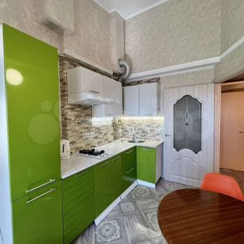Сдается 1-комнатная квартира, 42 м²