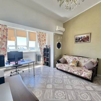 Сдается 1-комнатная квартира, 42 м²