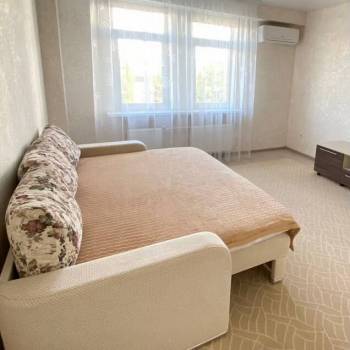 Сдается 1-комнатная квартира, 50,2 м²