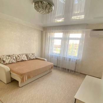 Сдается 1-комнатная квартира, 50,2 м²