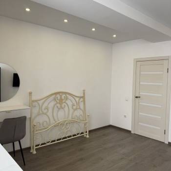 Сдается 2-х комнатная квартира, 94 м²