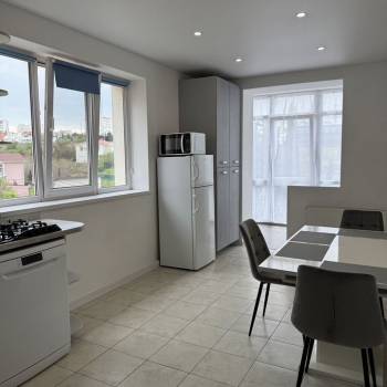 Сдается 2-х комнатная квартира, 94 м²