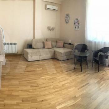 Сдается 1-комнатная квартира, 65 м²