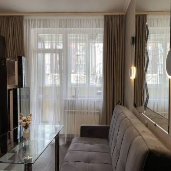 Сдается 1-комнатная квартира, 64 м²